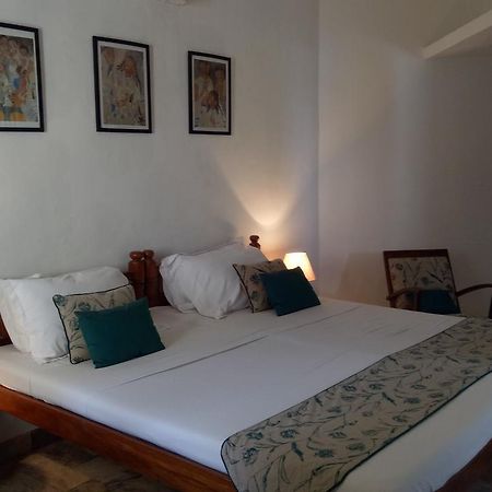 L'Escale Hotel Puducherry Eksteriør billede