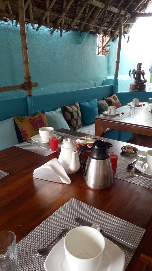 L'Escale Hotel Puducherry Eksteriør billede