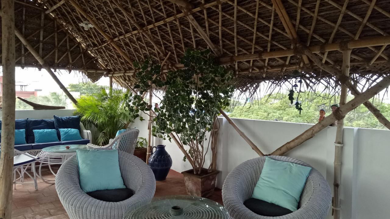 L'Escale Hotel Puducherry Eksteriør billede